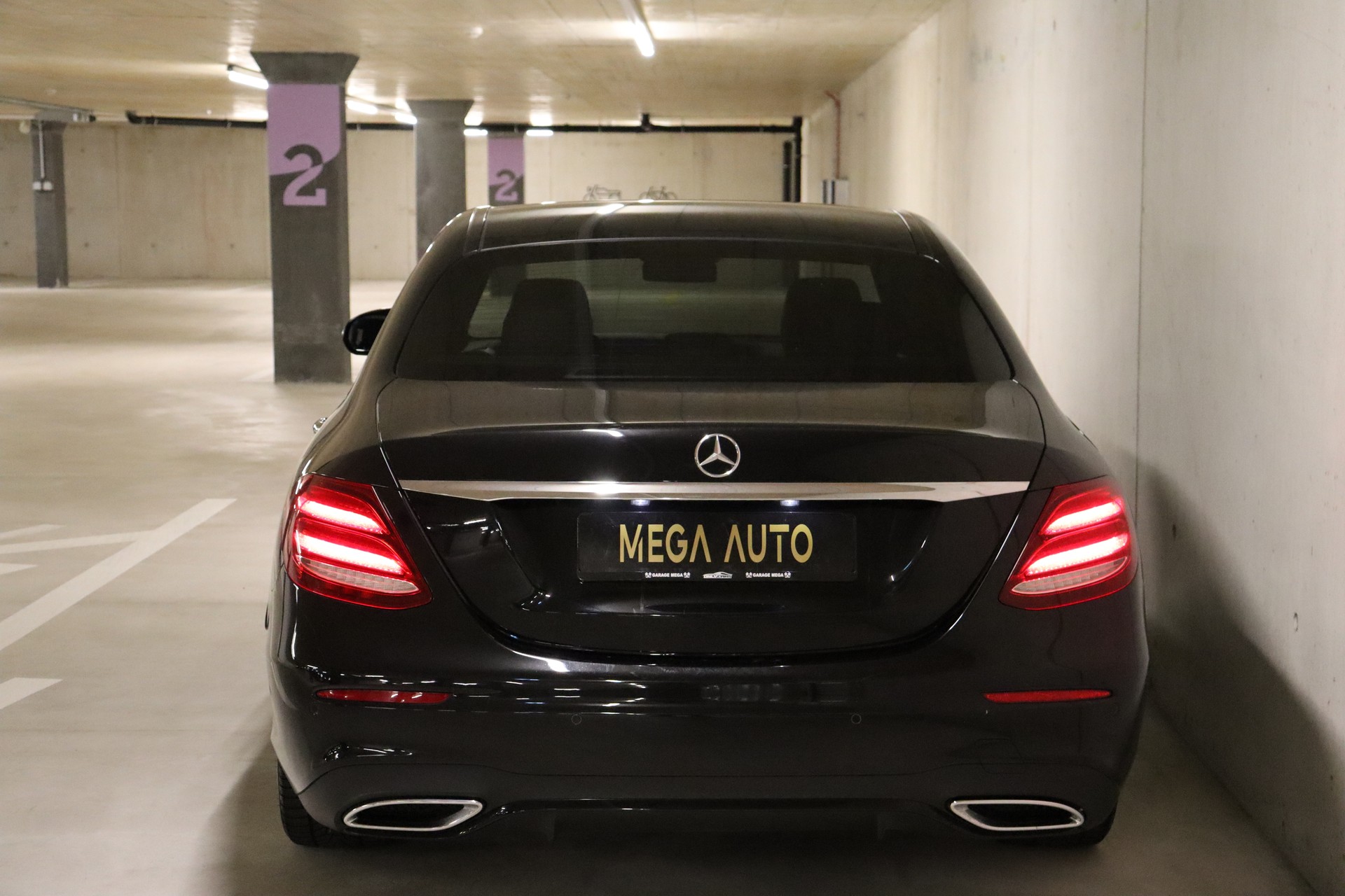 MERCEDES-BENZ E 220 d AMG Line 4Matic 9G-Tronic-image-8