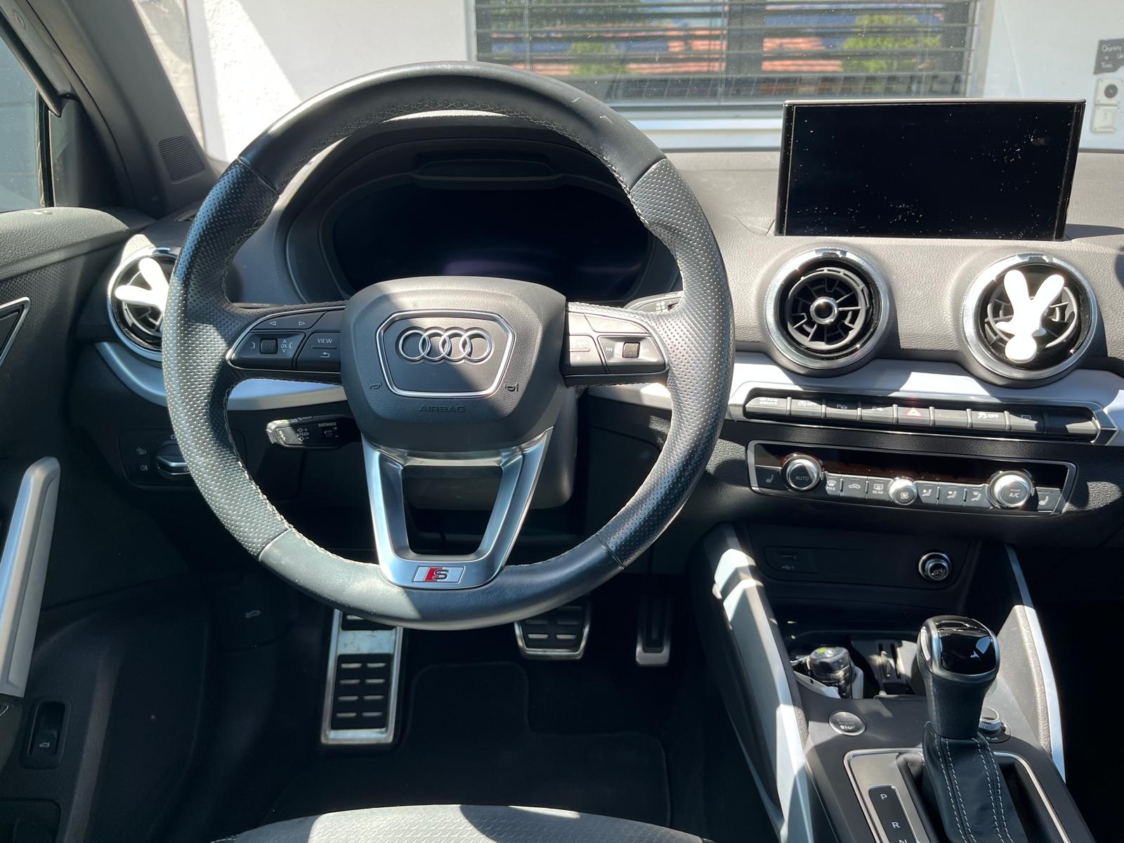 AUDI Q2 35 TDI S line quattro S-tronic-image-6