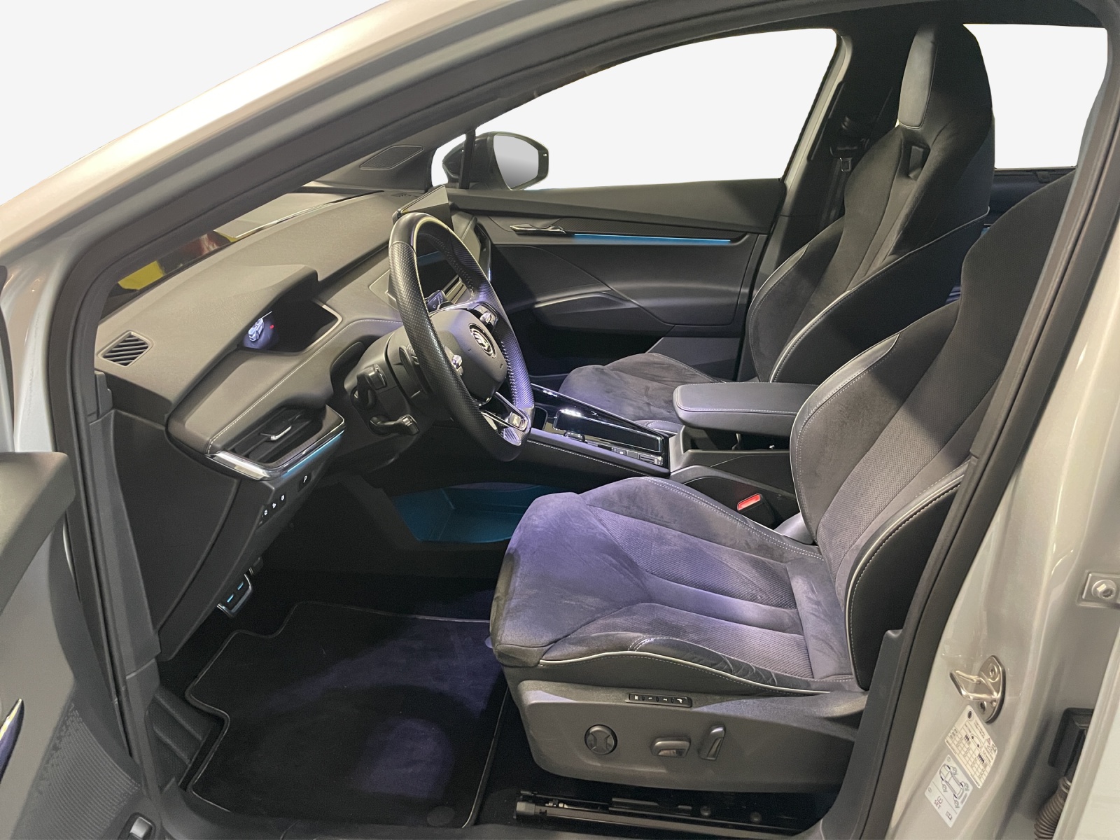 SKODA Enyaq iV 80x SportLine-image-8