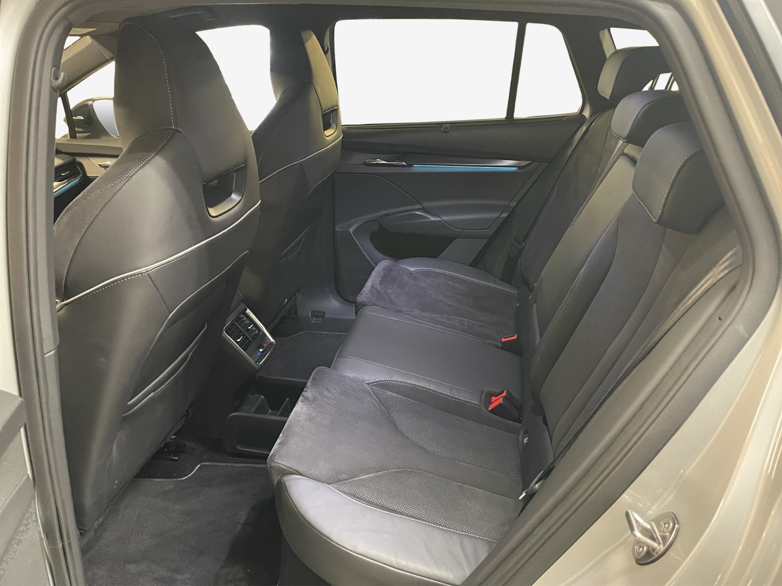 SKODA Enyaq iV 80x SportLine-image-12