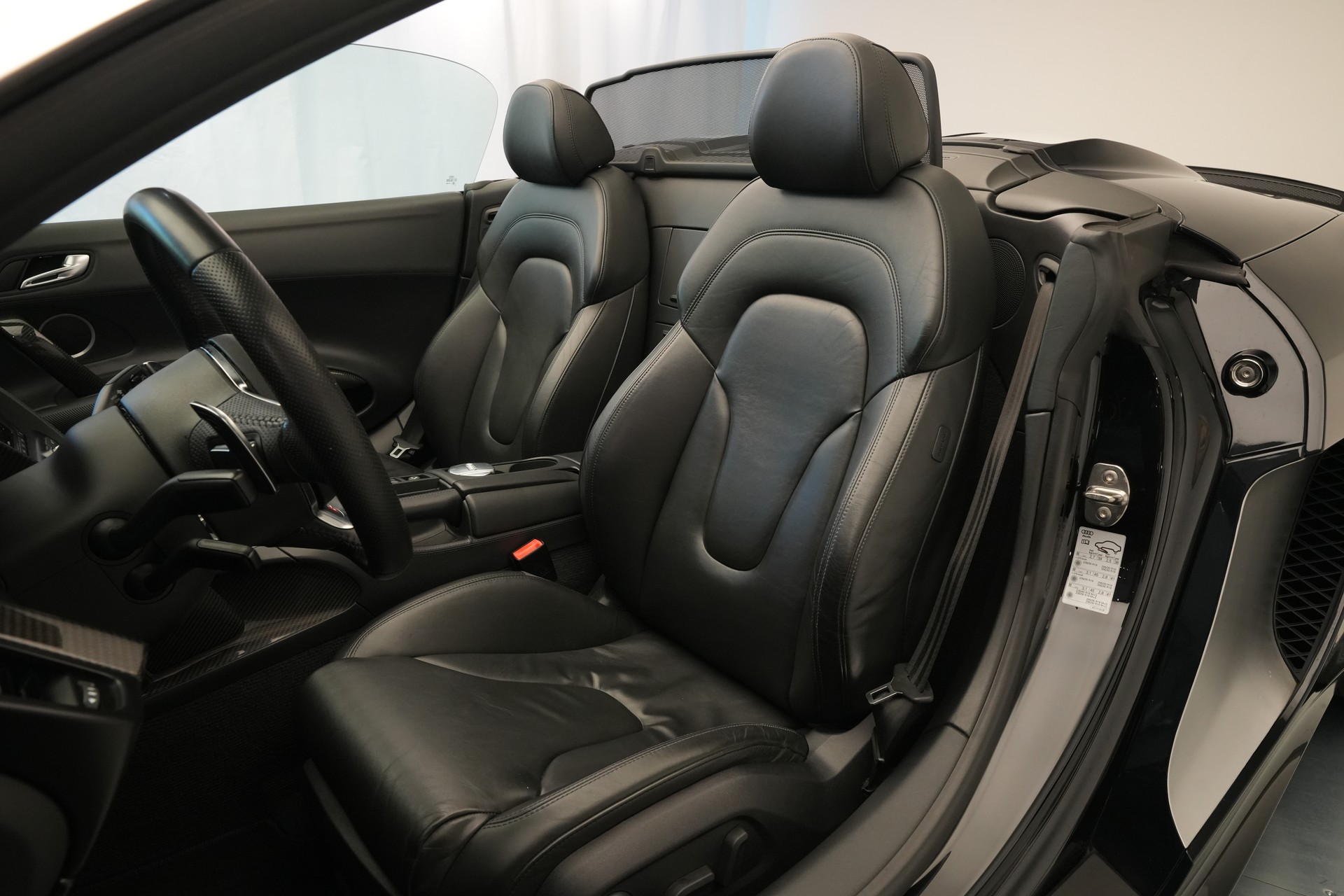 AUDI R8 Spyder 5.2 S-Tronic *Carbon* *B&O* *Keramik*-image-17