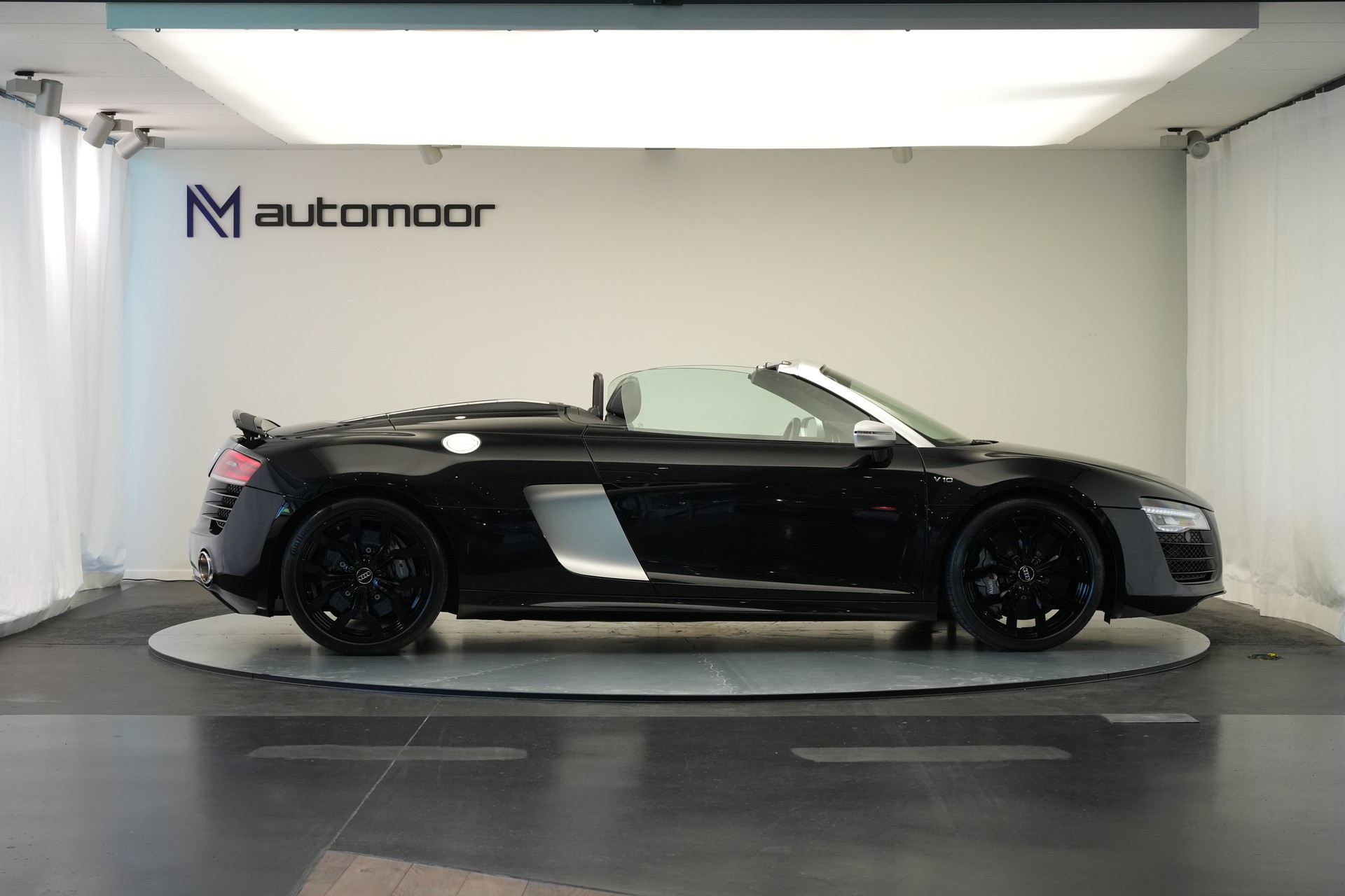 AUDI R8 Spyder 5.2 S-Tronic *Carbon* *B&O* *Keramik*-image-3