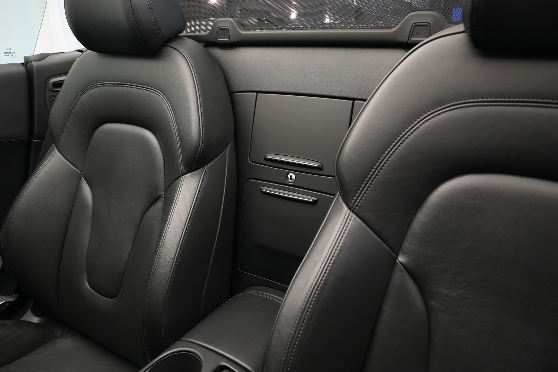 AUDI R8 Spyder 5.2 S-Tronic *Carbon* *B&O* *Keramik*-image-15