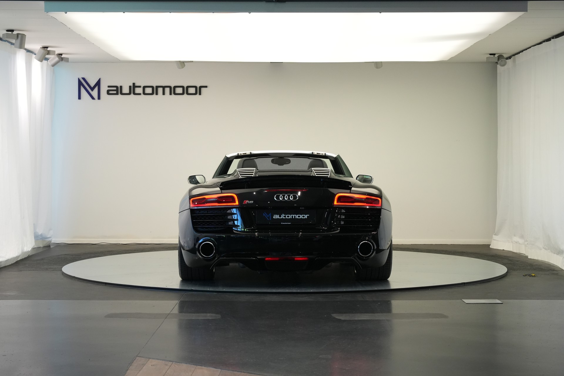 AUDI R8 Spyder 5.2 S-Tronic *Carbon* *B&O* *Keramik*-image-5