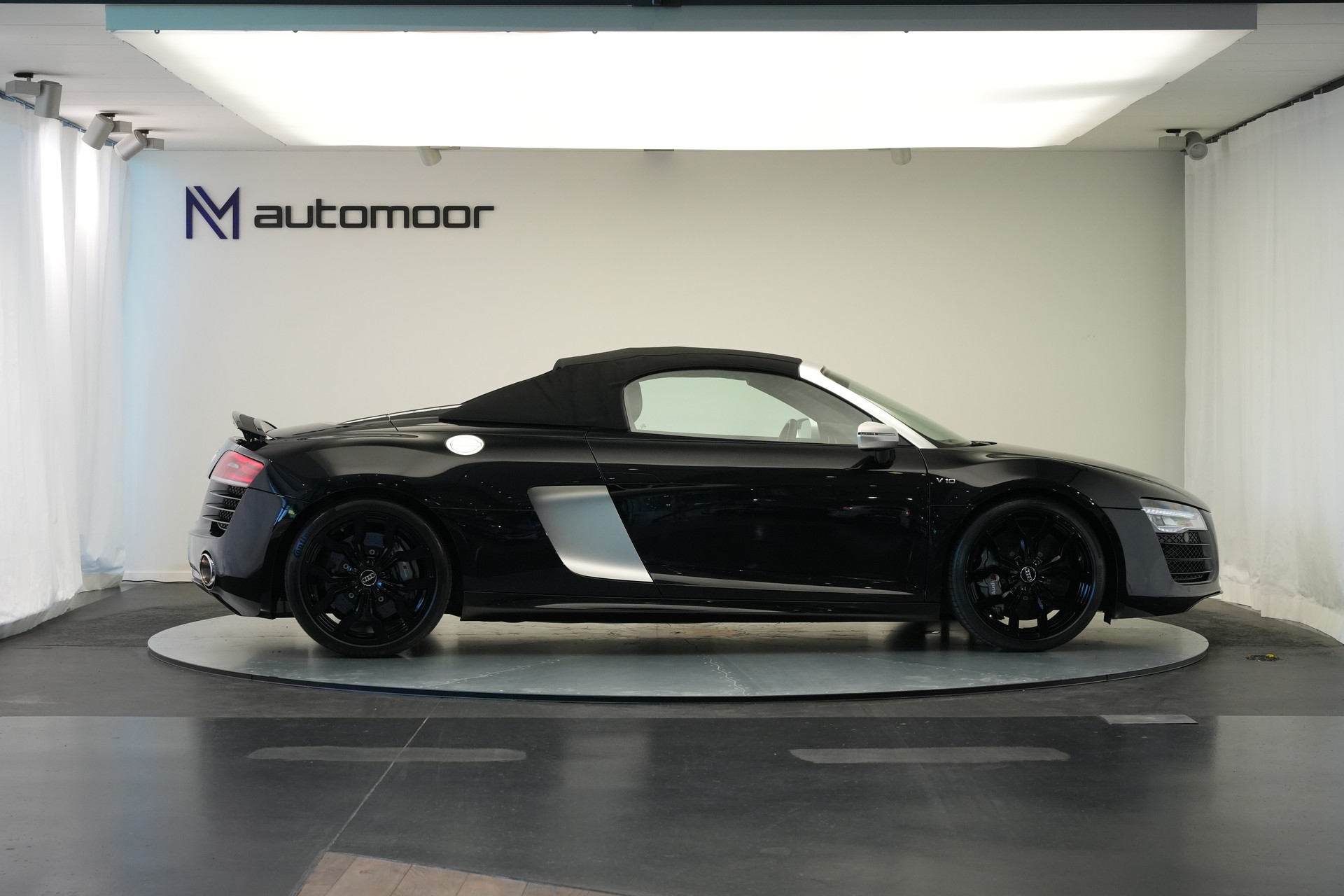 AUDI R8 Spyder 5.2 S-Tronic *Carbon* *B&O* *Keramik*-image-11