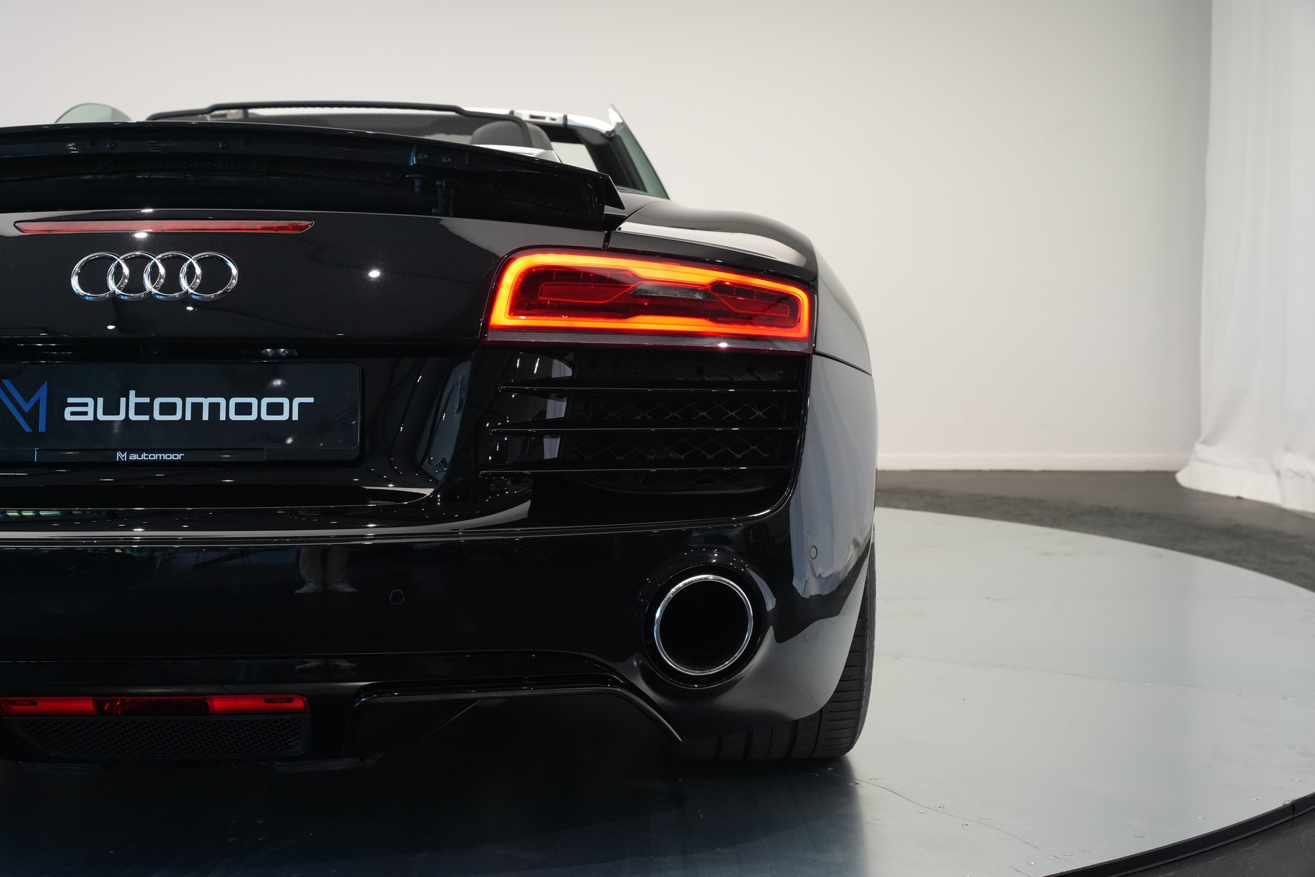 AUDI R8 Spyder 5.2 S-Tronic *Carbon* *B&O* *Keramik*-image-13
