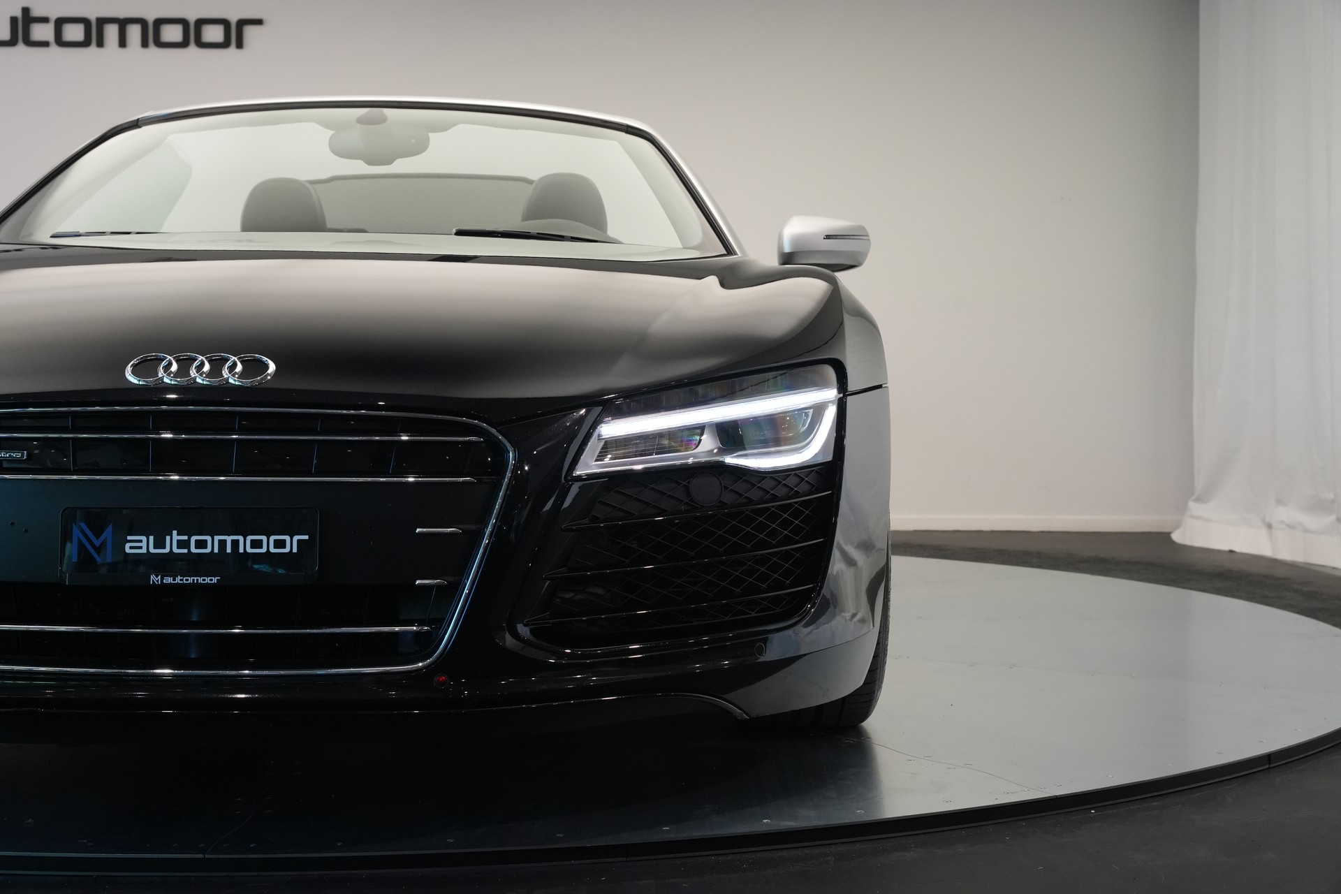 AUDI R8 Spyder 5.2 S-Tronic *Carbon* *B&O* *Keramik*-image-33