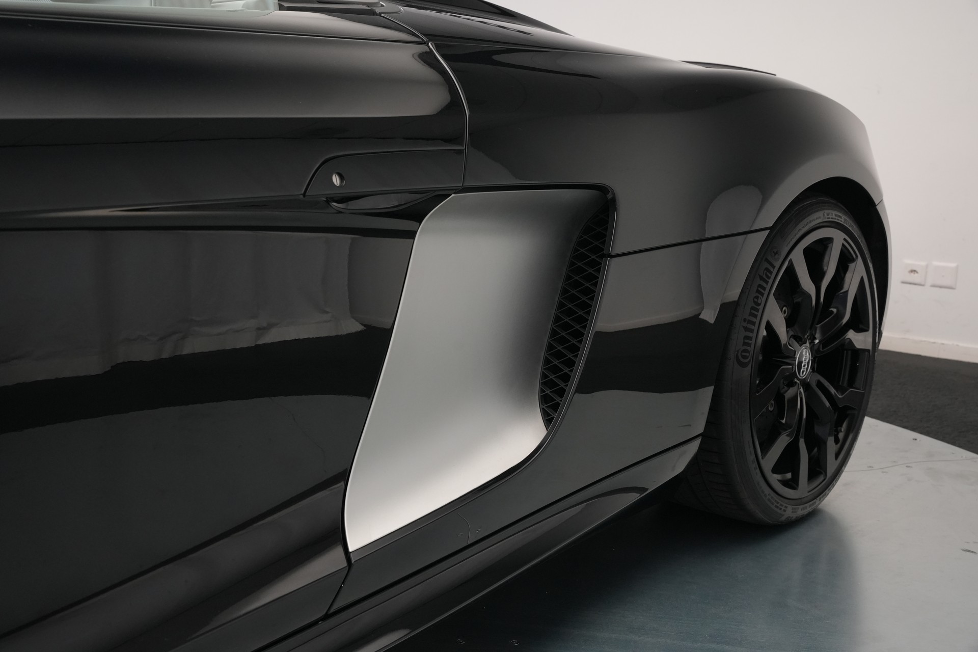 AUDI R8 Spyder 5.2 S-Tronic *Carbon* *B&O* *Keramik*-image-40