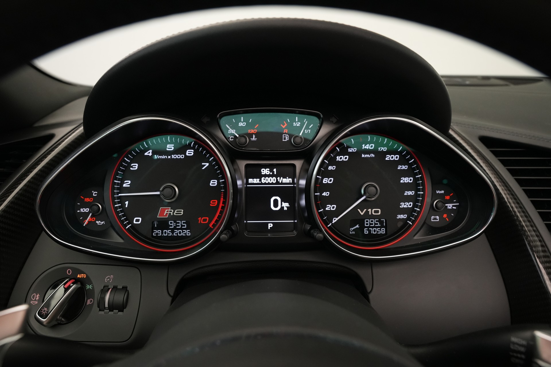 AUDI R8 Spyder 5.2 S-Tronic *Carbon* *B&O* *Keramik*-image-23