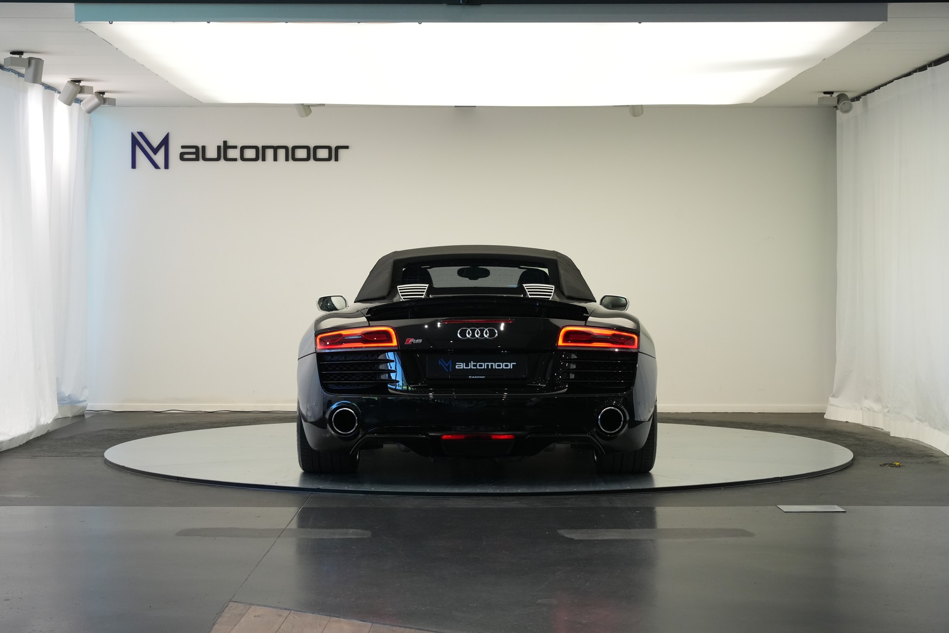 AUDI R8 Spyder 5.2 S-Tronic *Carbon* *B&O* *Keramik*-image-10