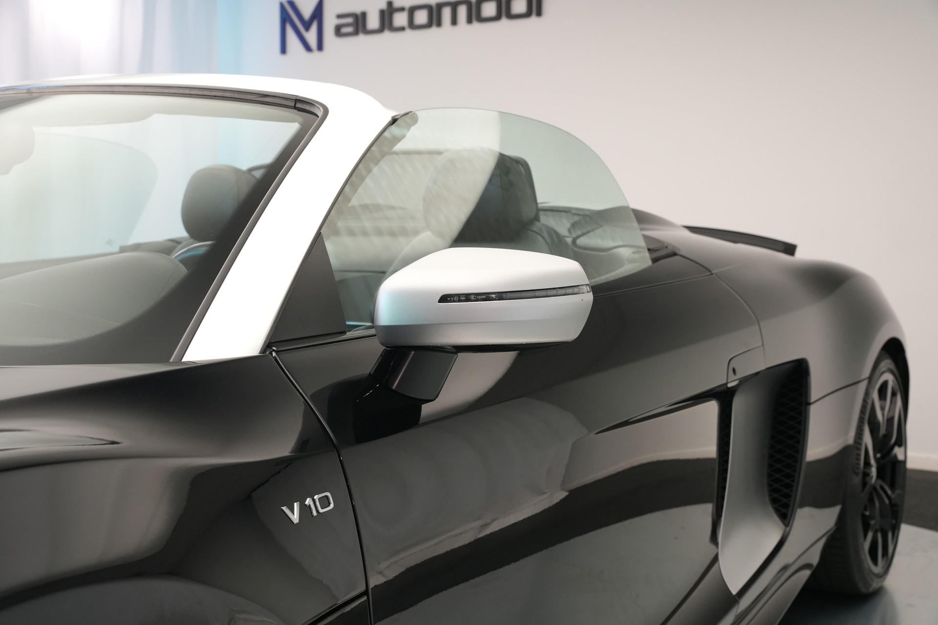 AUDI R8 Spyder 5.2 S-Tronic *Carbon* *B&O* *Keramik*-image-36