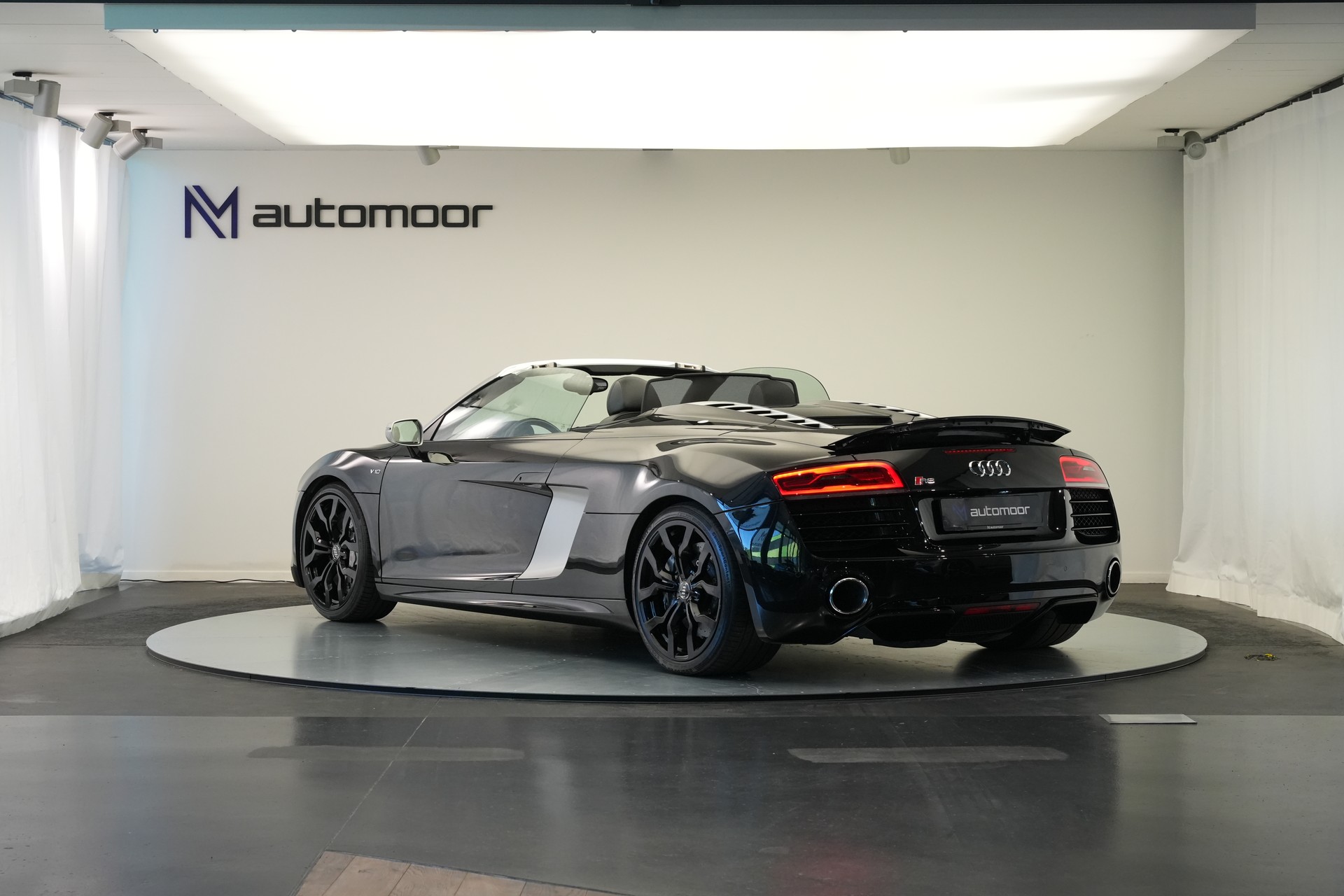 AUDI R8 Spyder 5.2 S-Tronic *Carbon* *B&O* *Keramik*-image-6