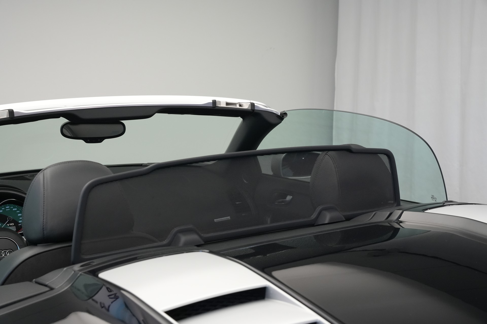AUDI R8 Spyder 5.2 S-Tronic *Carbon* *B&O* *Keramik*-image-18