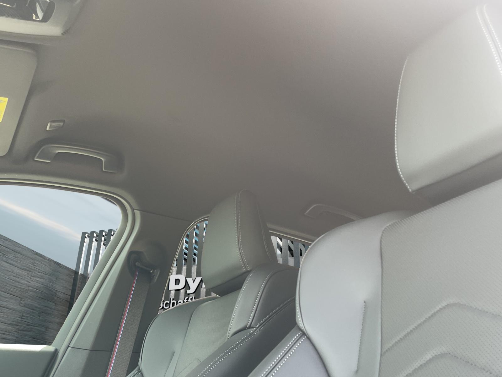 BMW iX1 30 xDrive-image-16