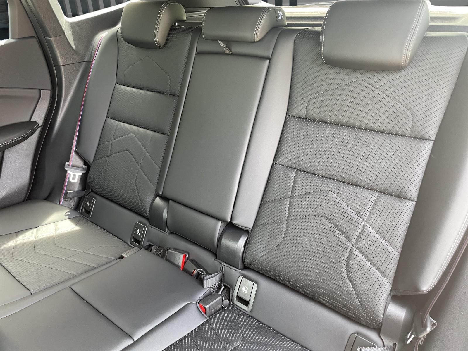 BMW iX1 30 xDrive-image-17