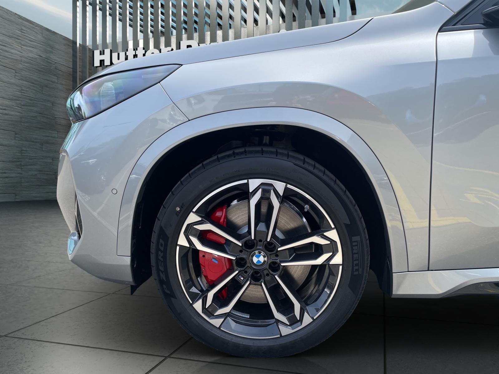 BMW iX1 30 xDrive-image-8