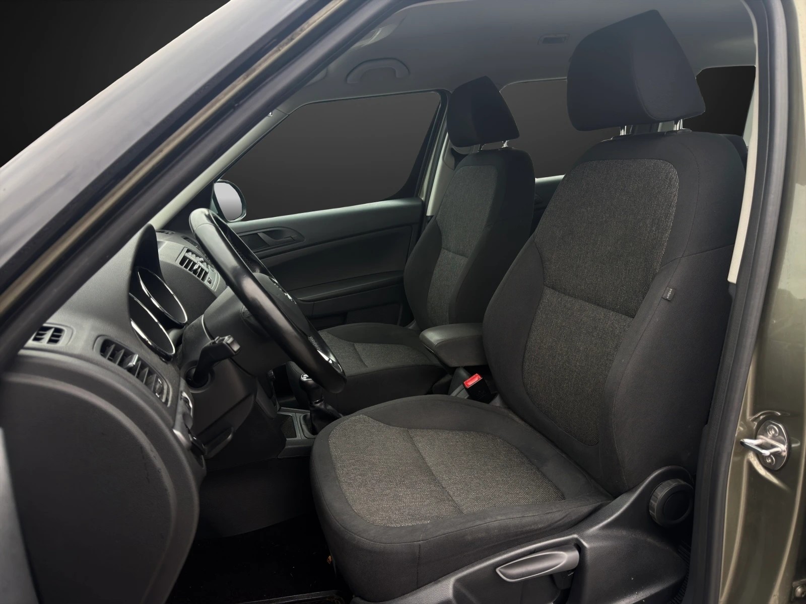 SKODA Yeti 2.0 TDI Active 4x4-image-6