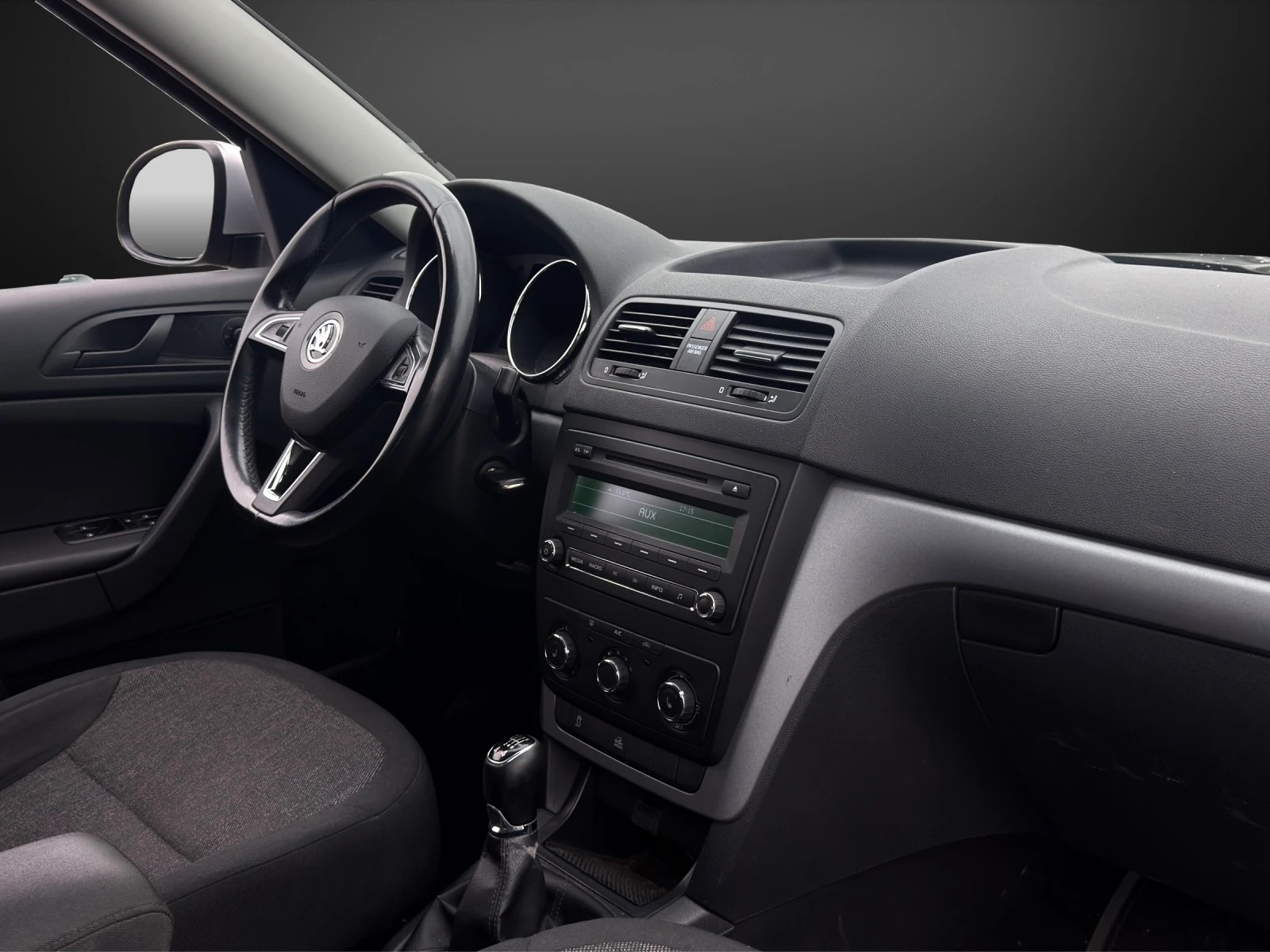 SKODA Yeti 2.0 TDI Active 4x4-image-9
