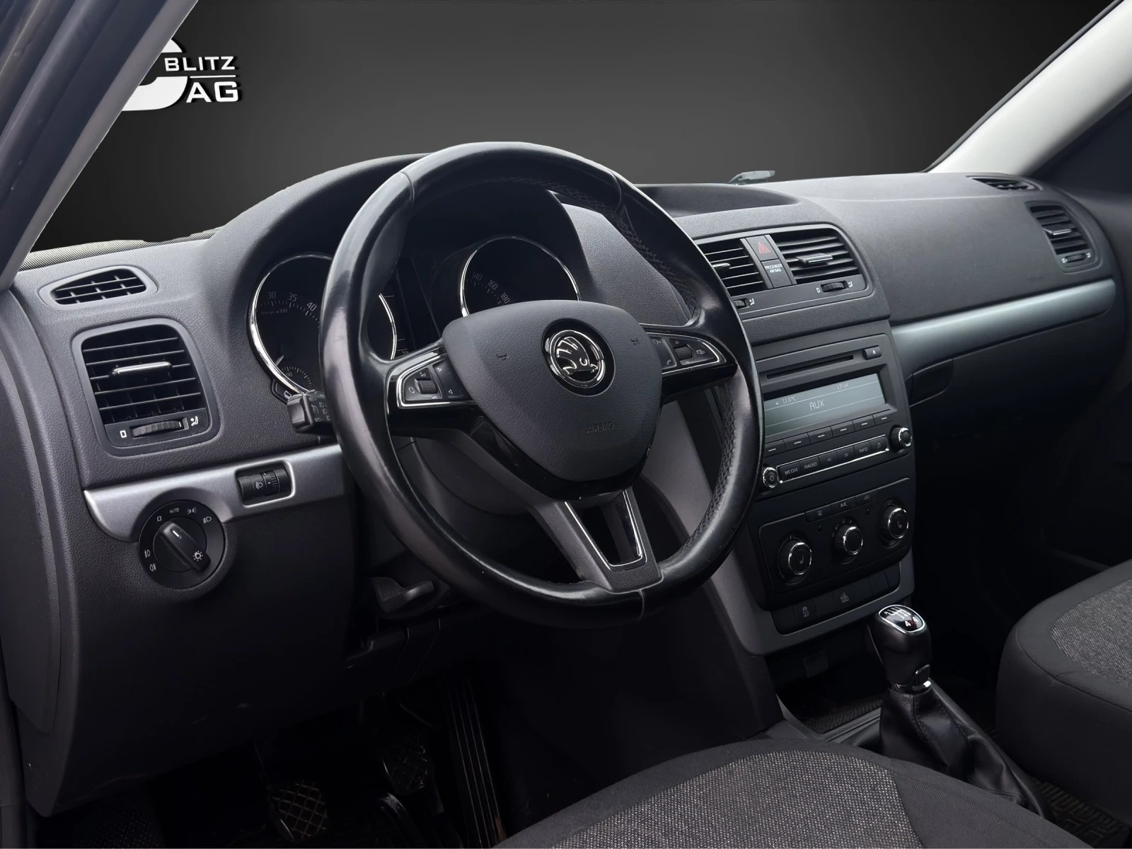 SKODA Yeti 2.0 TDI Active 4x4-image-7