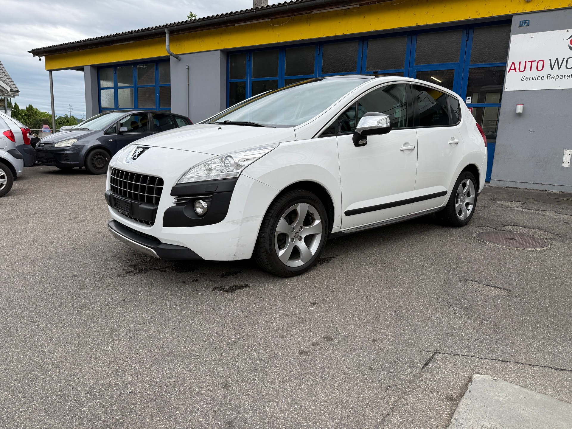 PEUGEOT 3008 1.6 HDI Allure EGS6-image-6