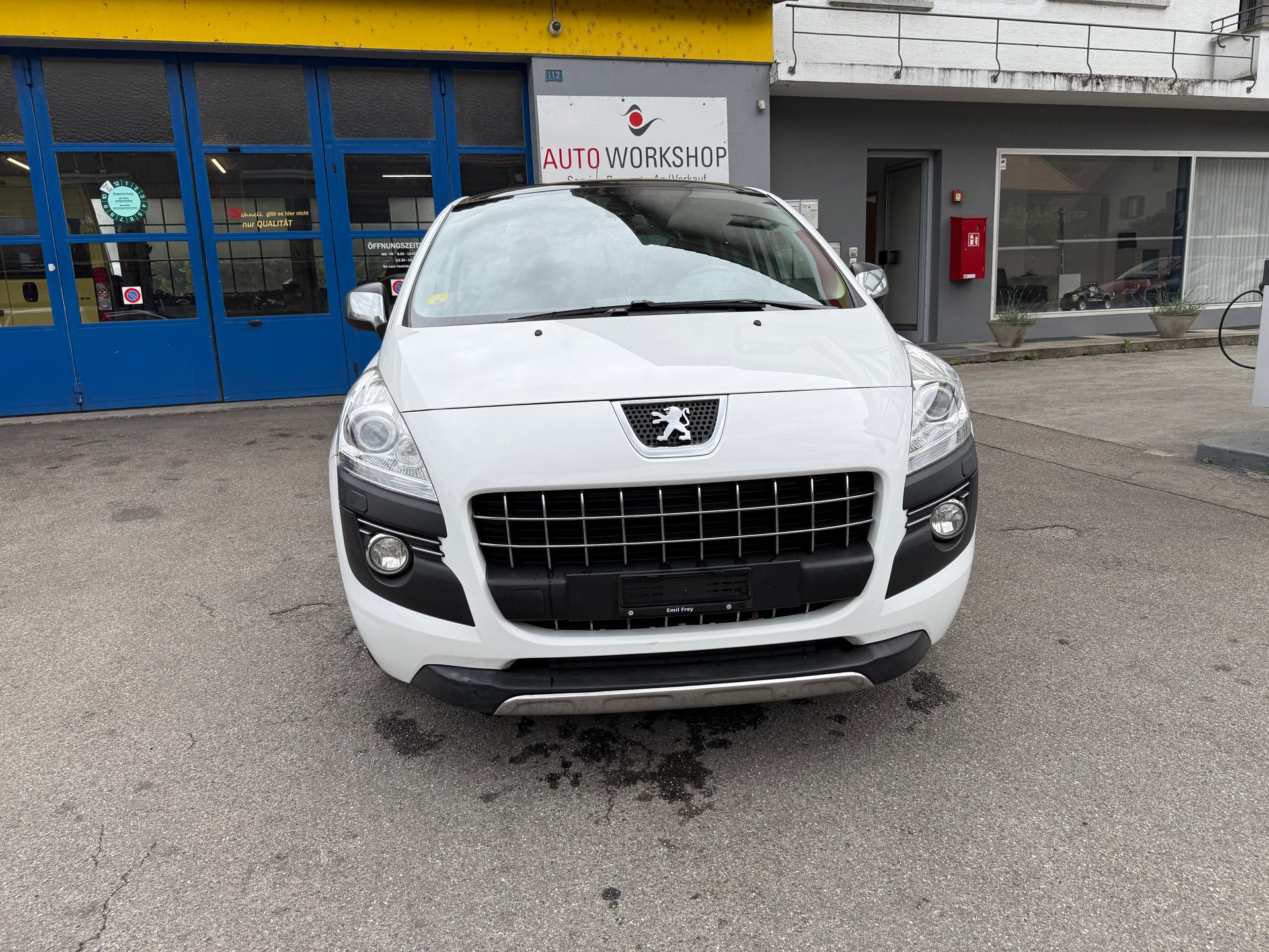 PEUGEOT 3008 1.6 HDI Allure EGS6-image-7