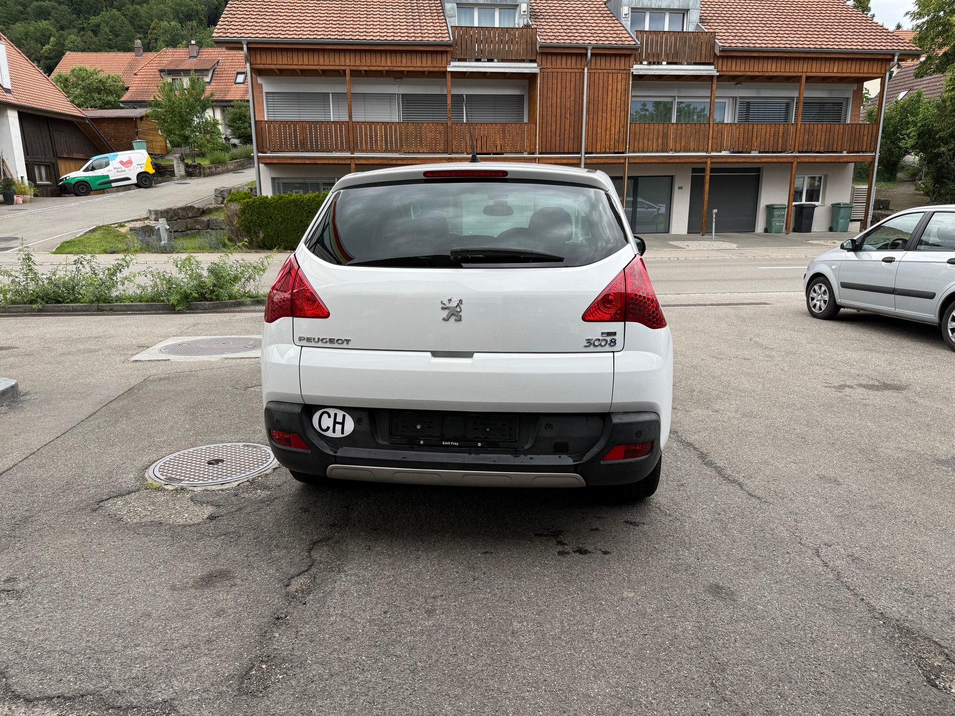 PEUGEOT 3008 1.6 HDI Allure EGS6-image-3