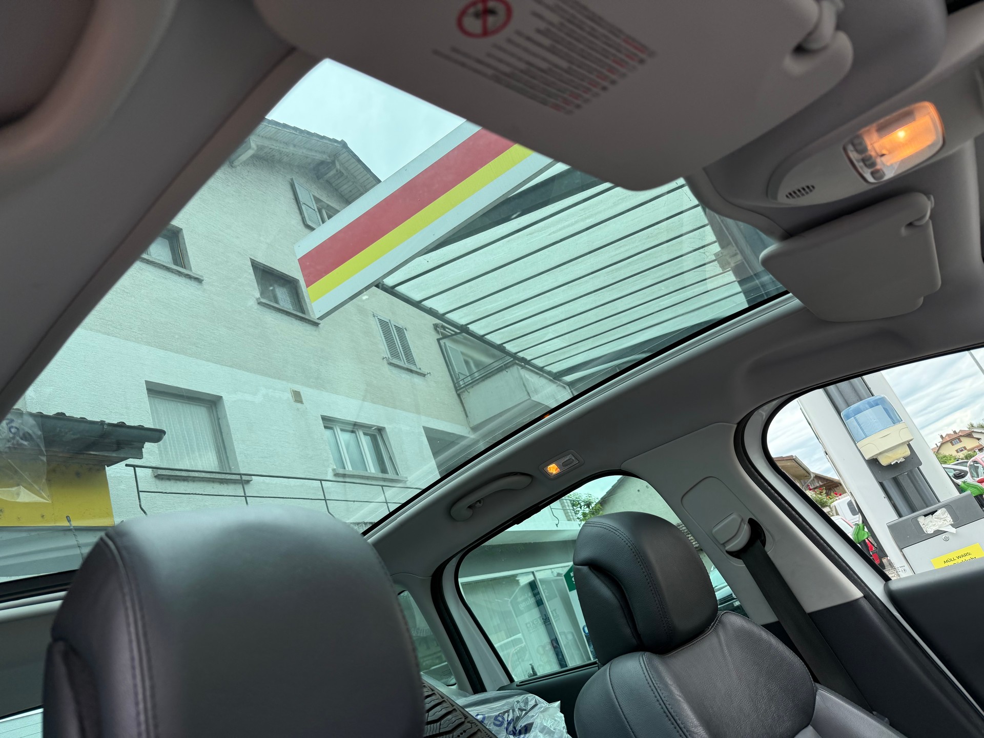 PEUGEOT 3008 1.6 HDI Allure EGS6-image-11
