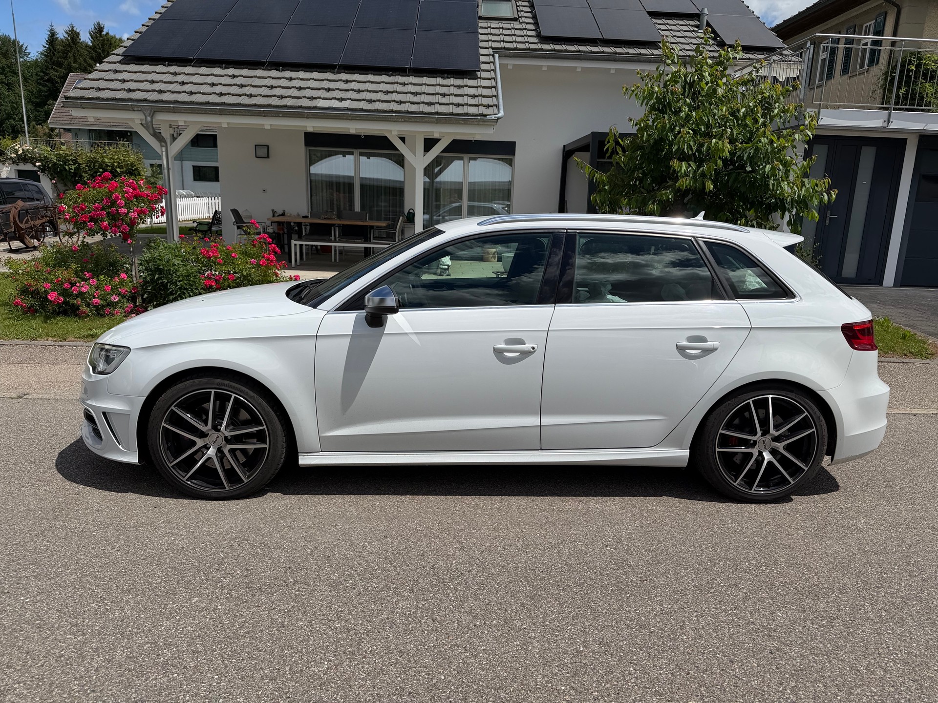 AUDI S3 Sportback 2.0 TFSI quattro-image-3