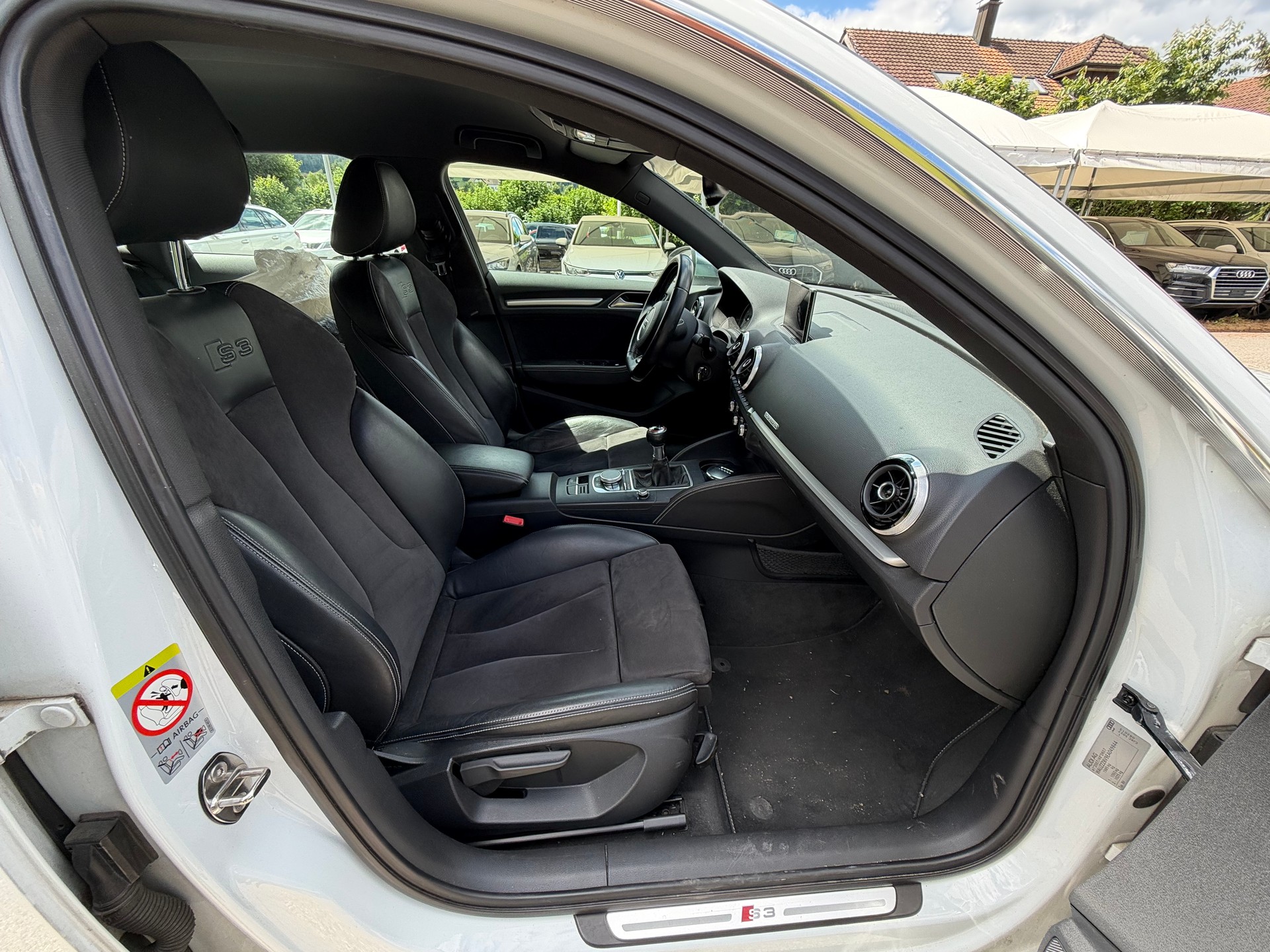 AUDI S3 Sportback 2.0 TFSI quattro-image-8