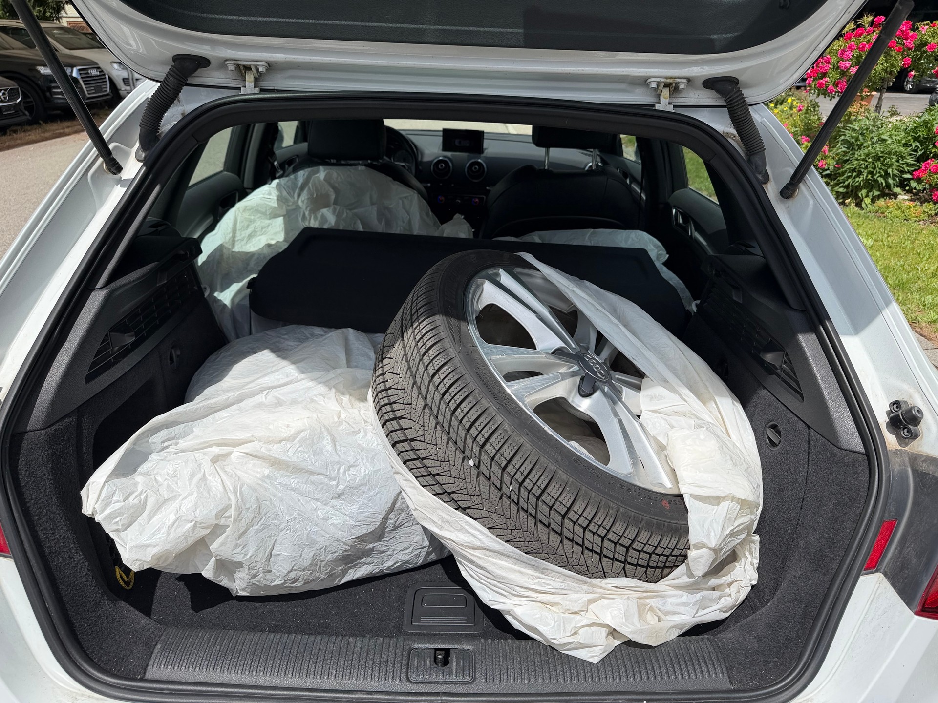 AUDI S3 Sportback 2.0 TFSI quattro-image-10