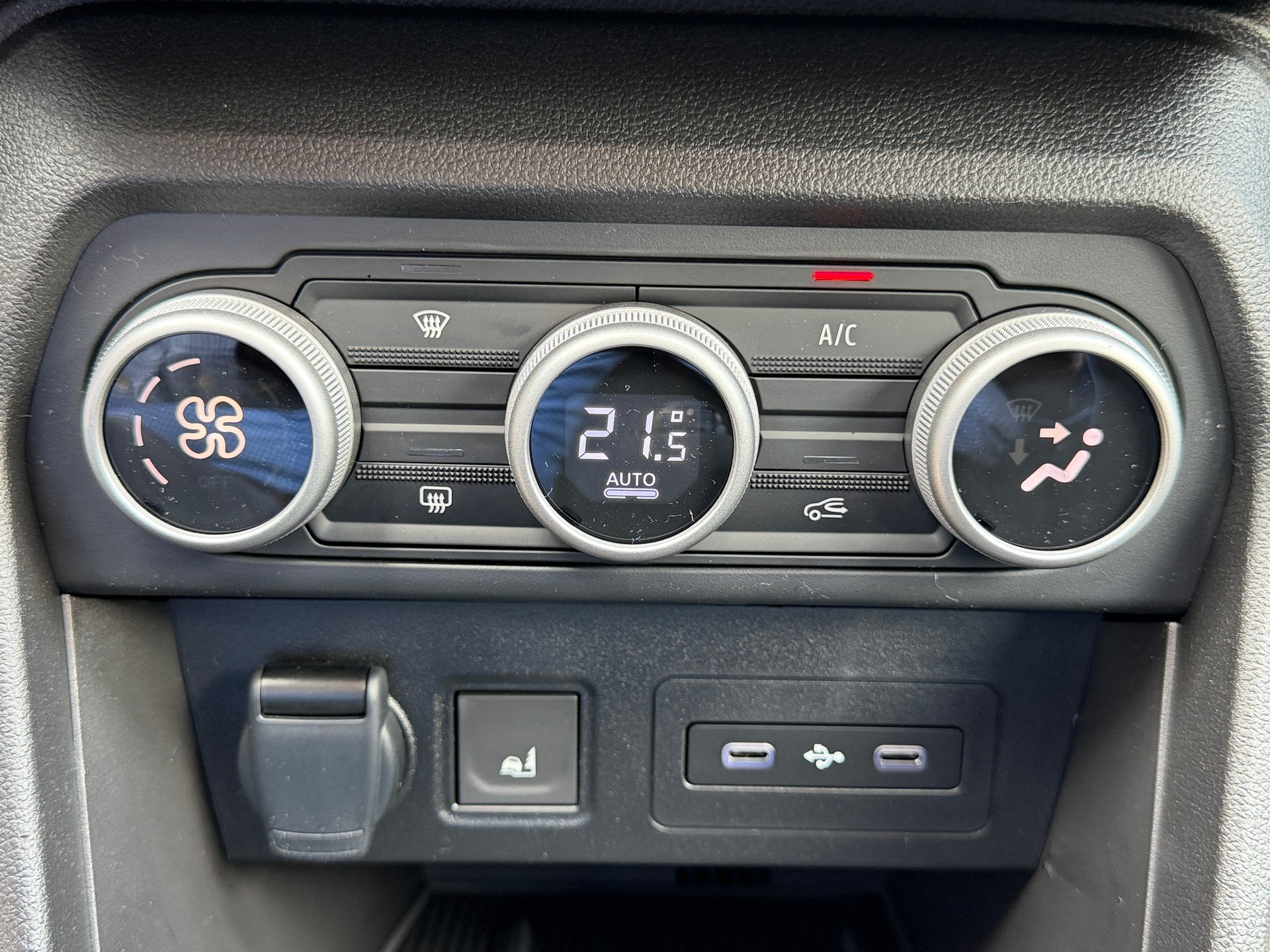 DACIA Sandero Stepway TCe 110 Extreme-image-11