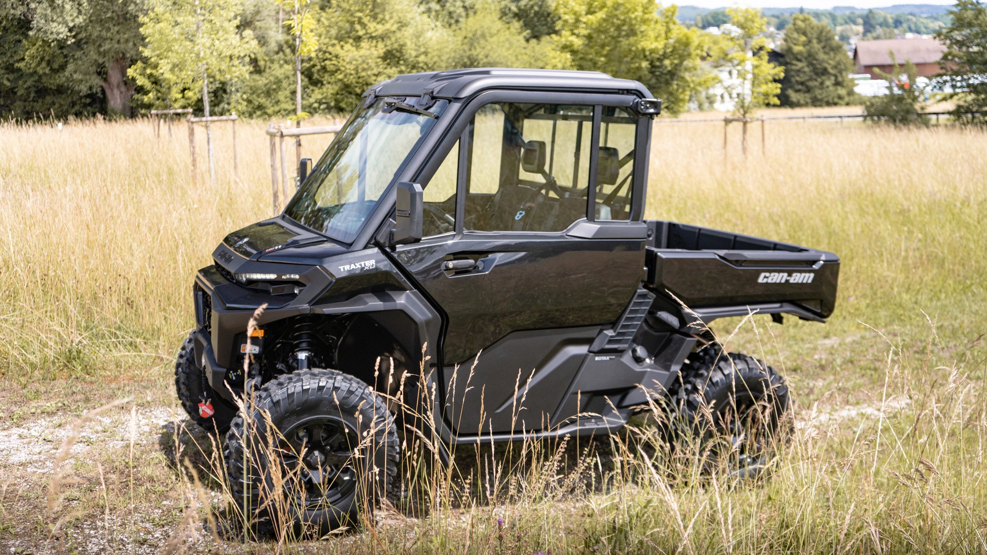 CAN-AM HD11 XU-showroom-element-1