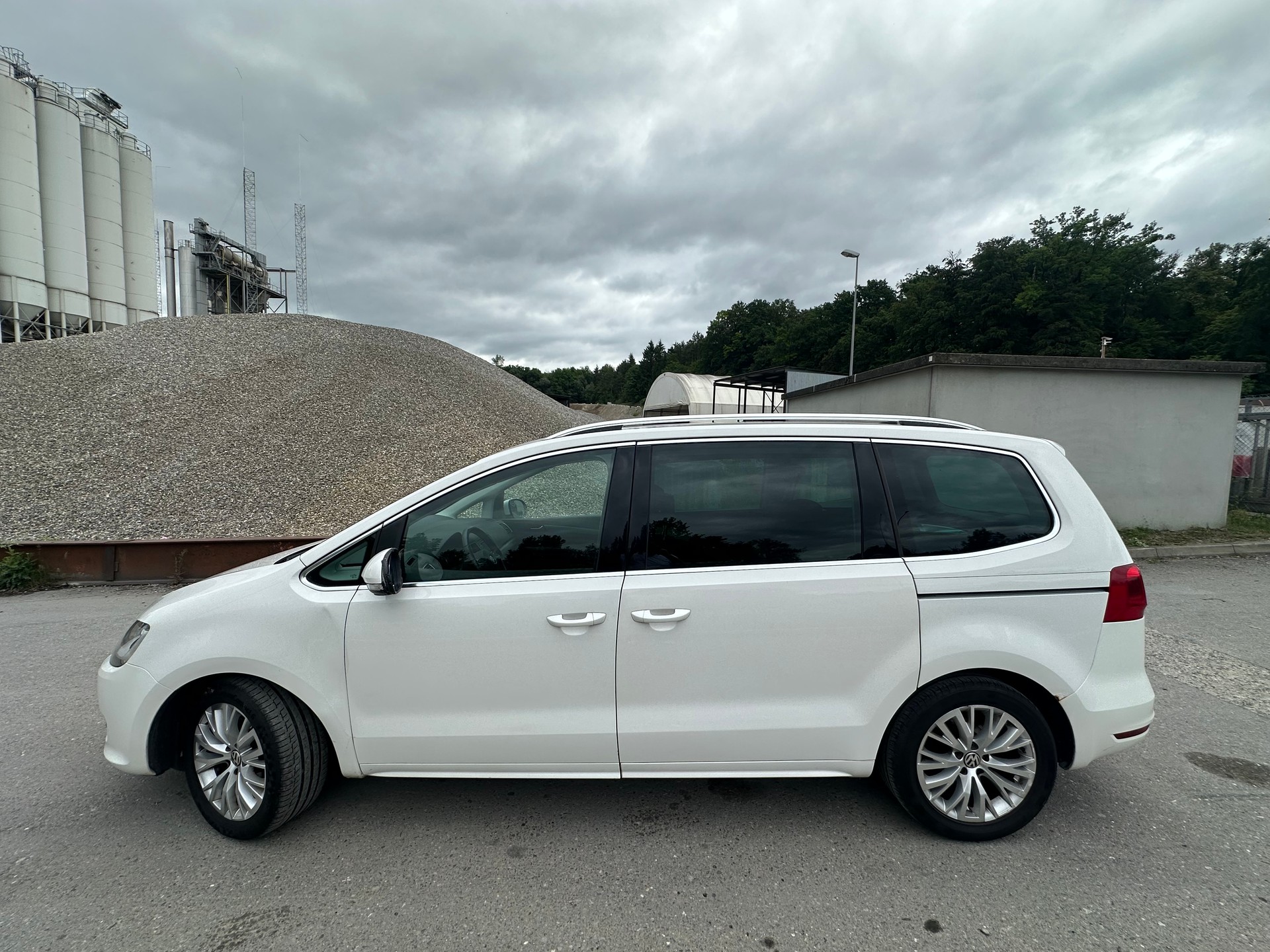 VW Sharan 2.0 TDI BMT Design 4Motion-image-4