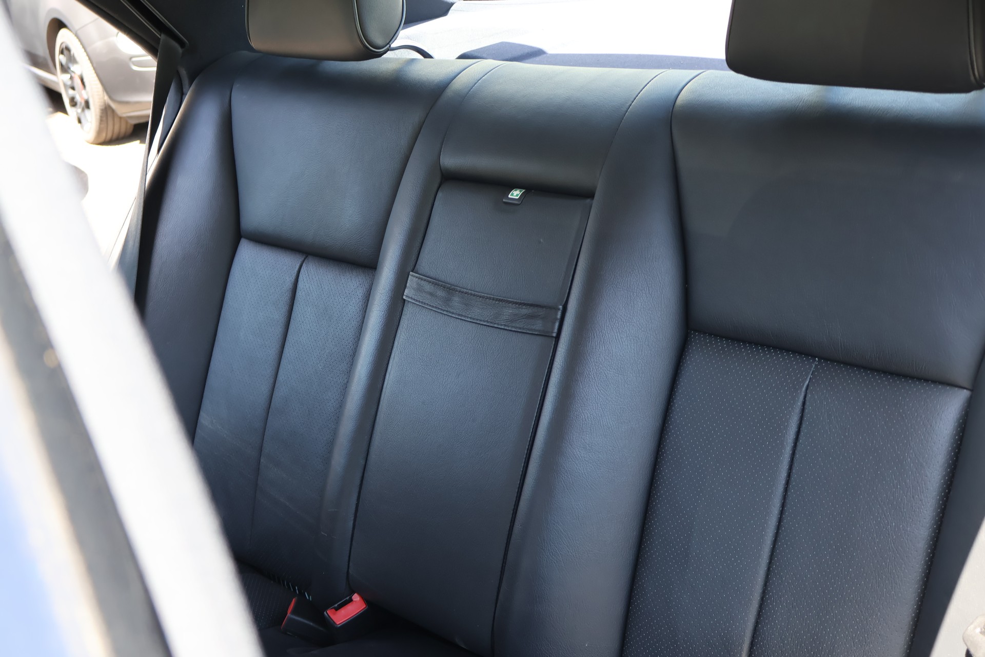 MERCEDES-BENZ E 320 Avantgarde Automatic-image-12