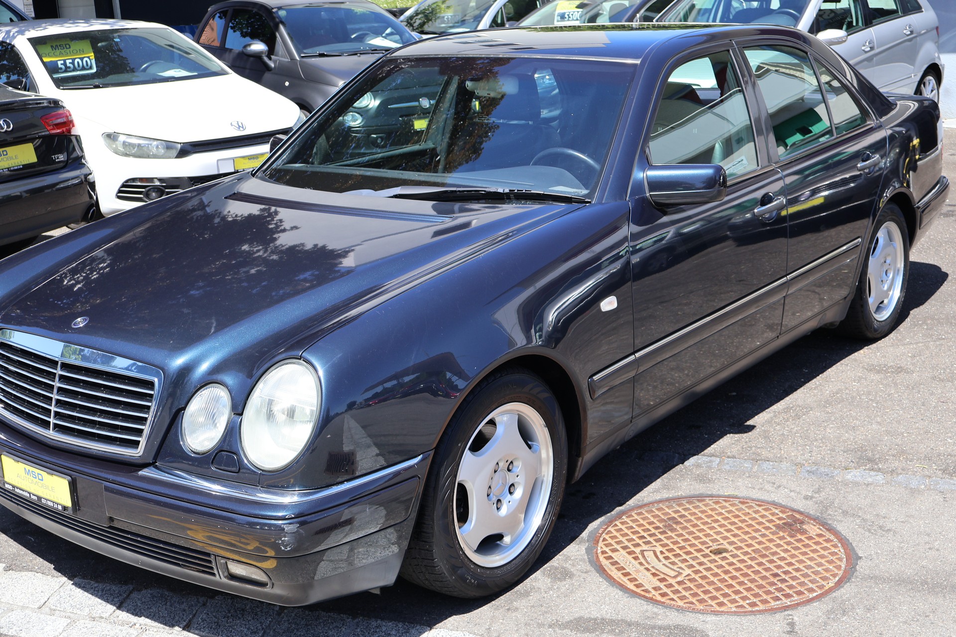 MERCEDES-BENZ E 320 Avantgarde Automatic-image-3