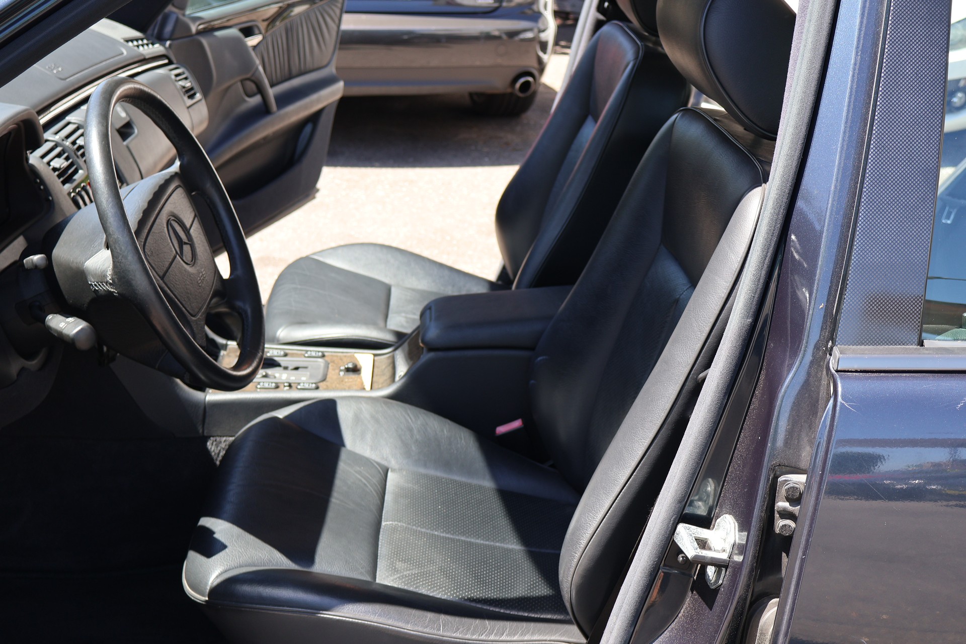 MERCEDES-BENZ E 320 Avantgarde Automatic-image-9