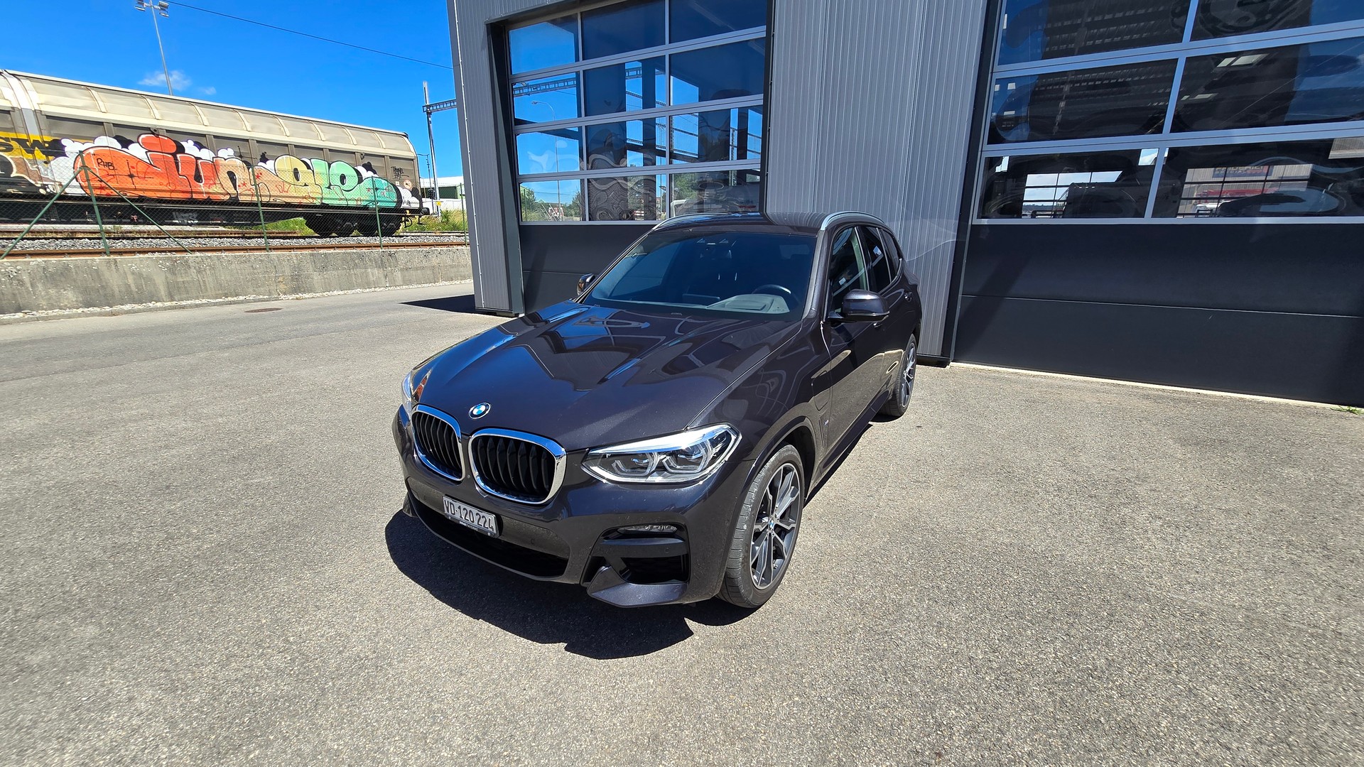 BMW 30e xDrive-image-0
