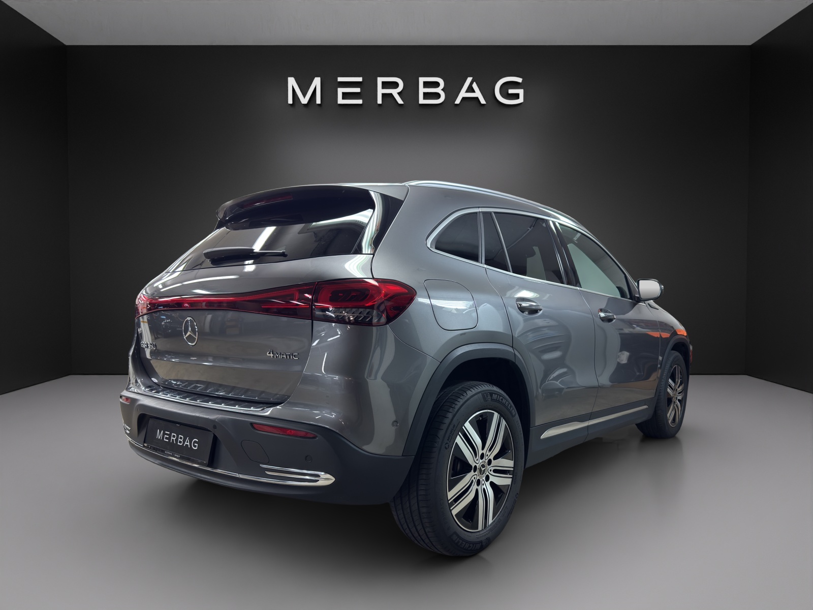 MERCEDES-BENZ EQA 350 4Matic-image-4
