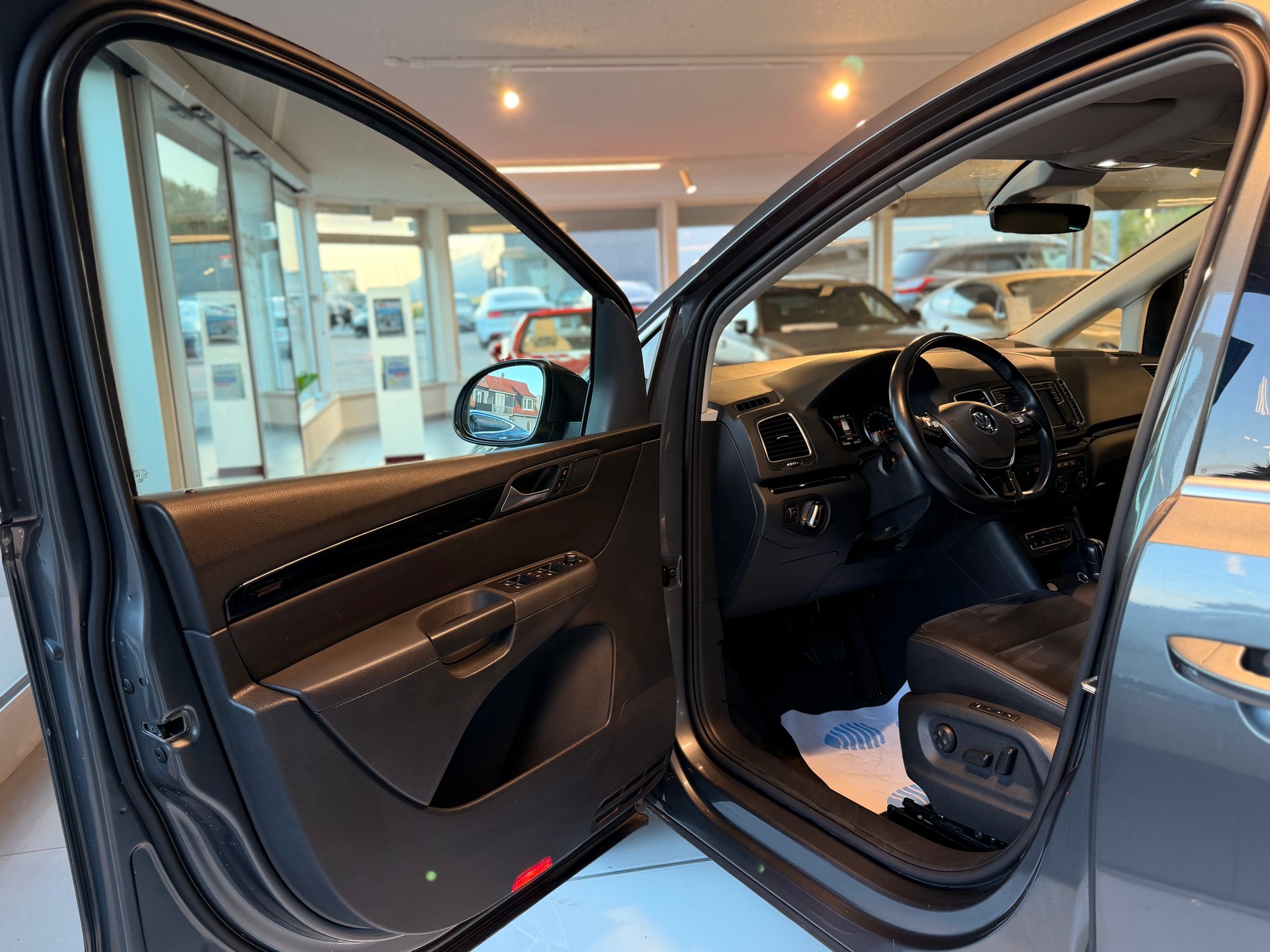 VW Sharan 2.0 TDI BMT Comfortline 4Motion DSG-image-11
