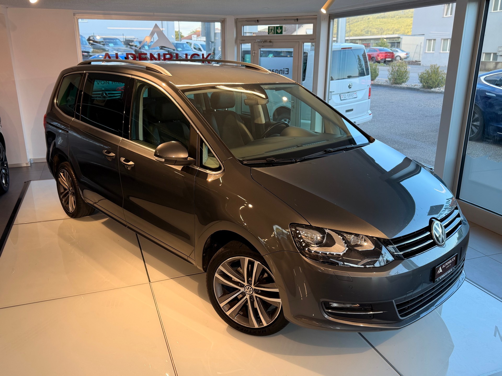 VW Sharan 2.0 TDI BMT Comfortline 4Motion DSG-image-2