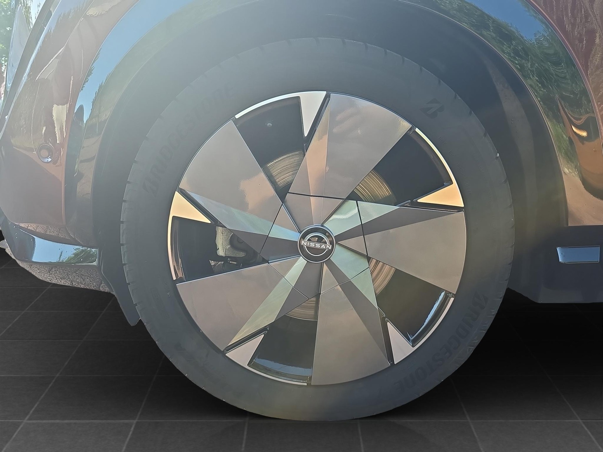 NISSAN Ariya Diamond e-4orce-image-14