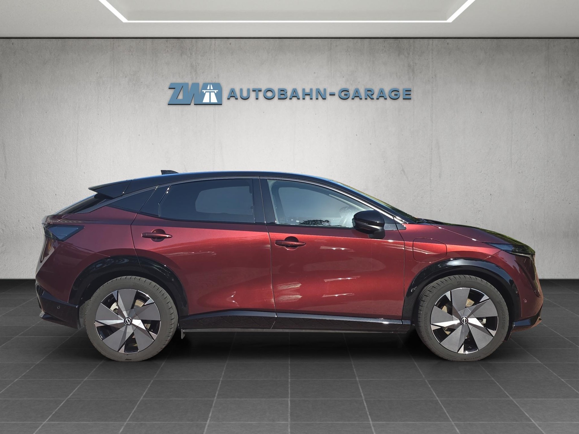 NISSAN Ariya Diamond e-4orce-image-5