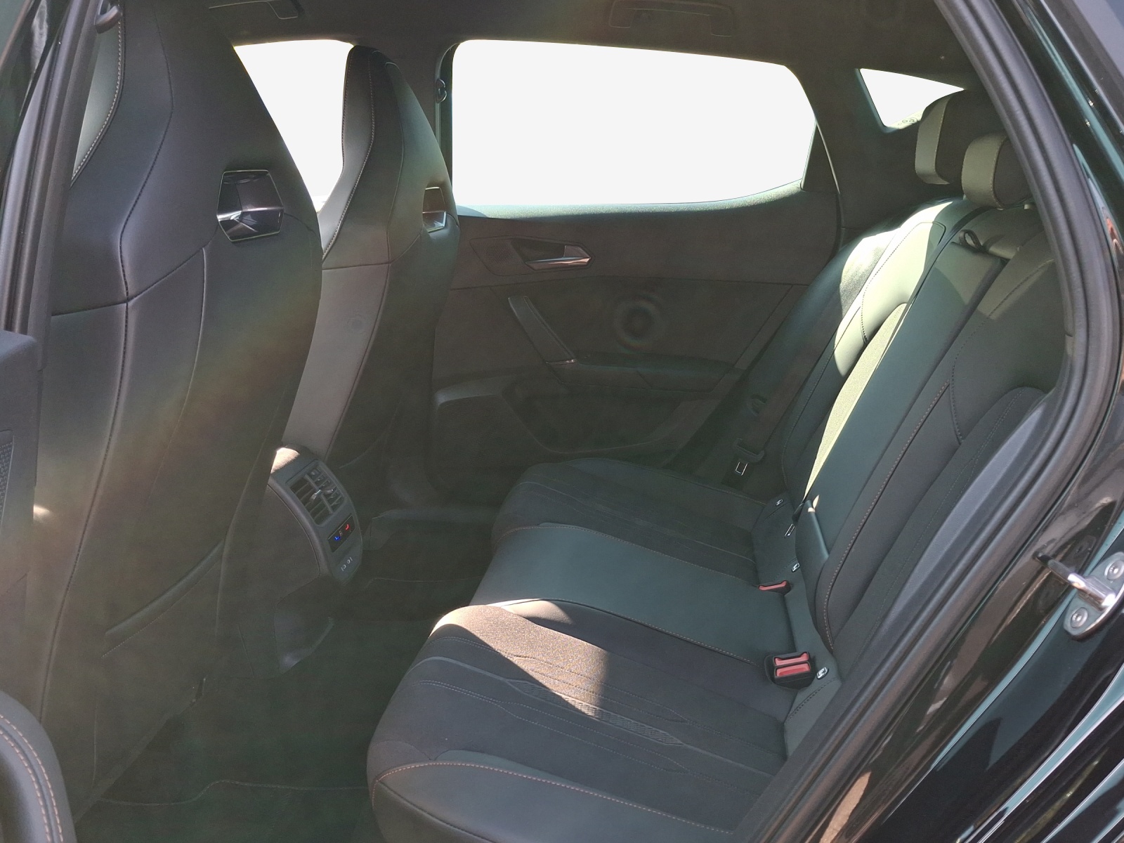 CUPRA LEON VZ 2.0 TSI DSG-image-11