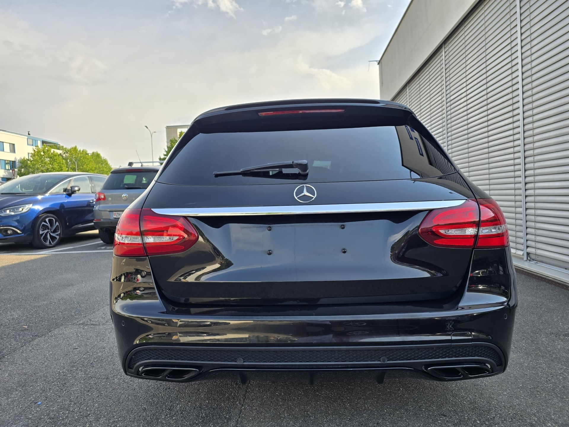 MERCEDES-BENZ C 43 AMG 4Matic 9G-Tronic-image-4
