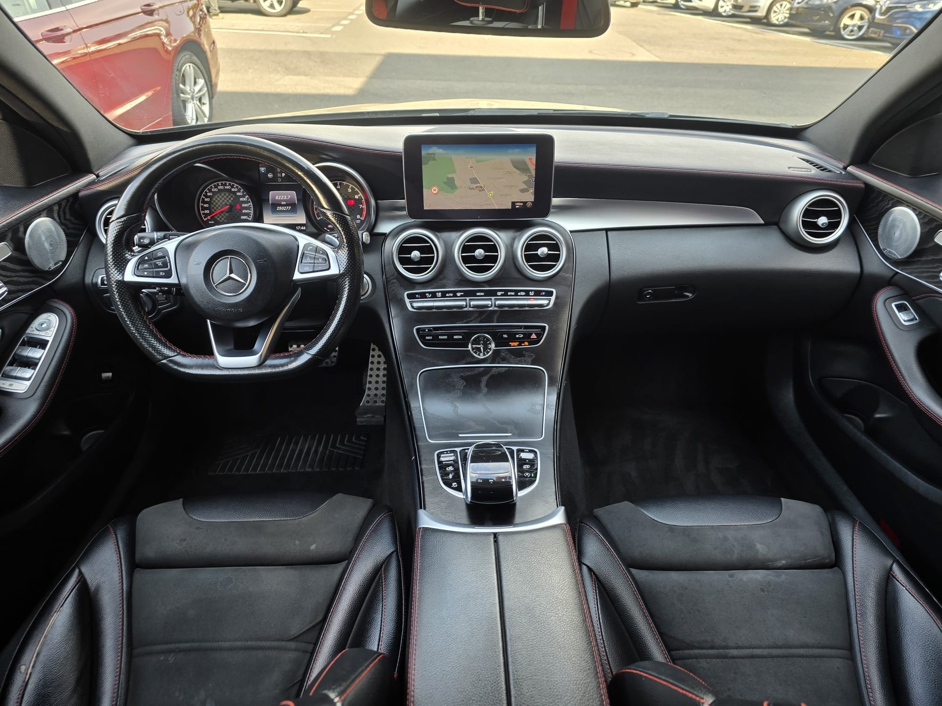 MERCEDES-BENZ C 43 AMG 4Matic 9G-Tronic-image-8