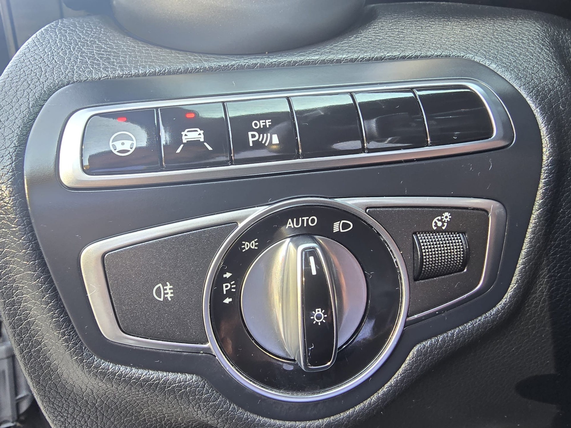 MERCEDES-BENZ C 43 AMG 4Matic 9G-Tronic-image-12