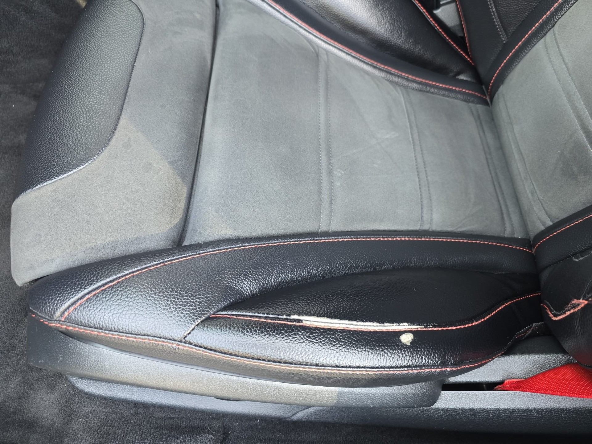 MERCEDES-BENZ C 43 AMG 4Matic 9G-Tronic-image-18