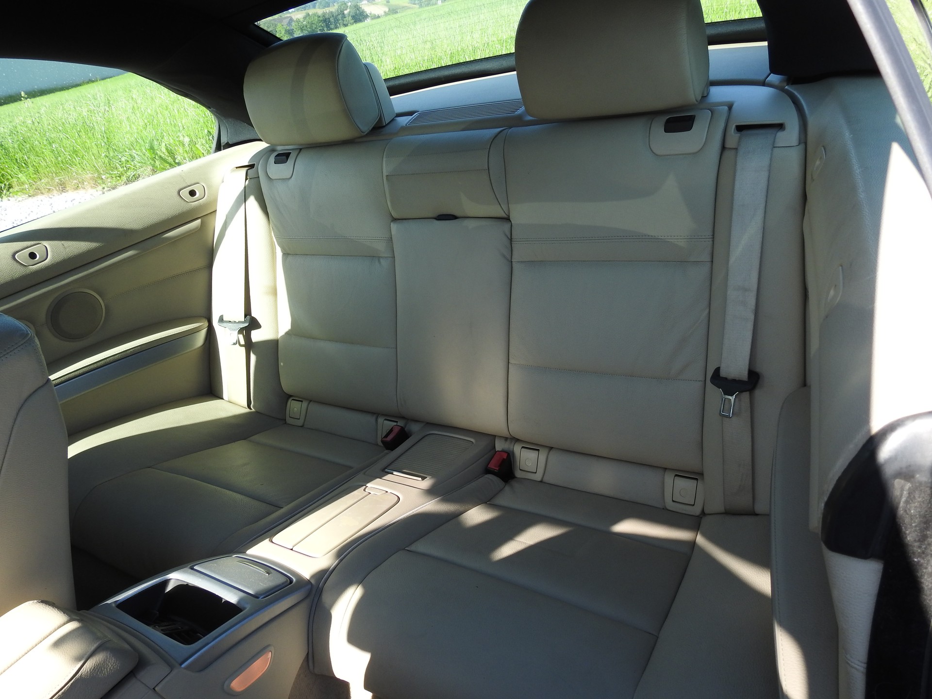 BMW 335i Cabriolet-image-14