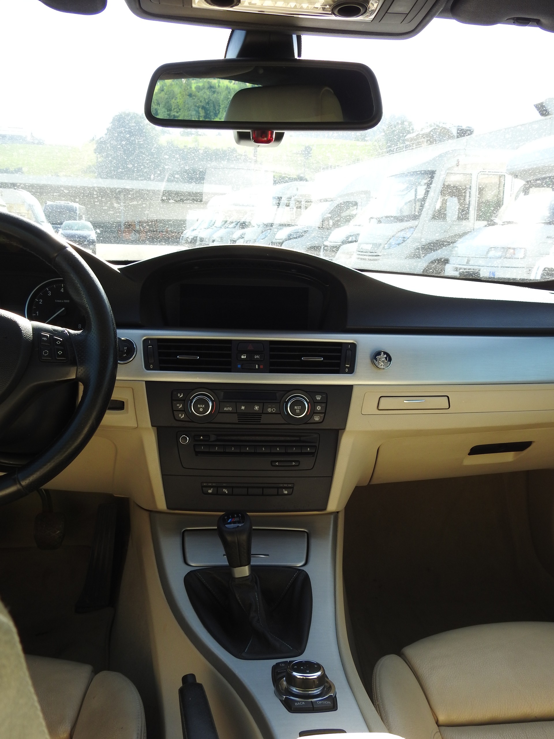 BMW 335i Cabriolet-image-16