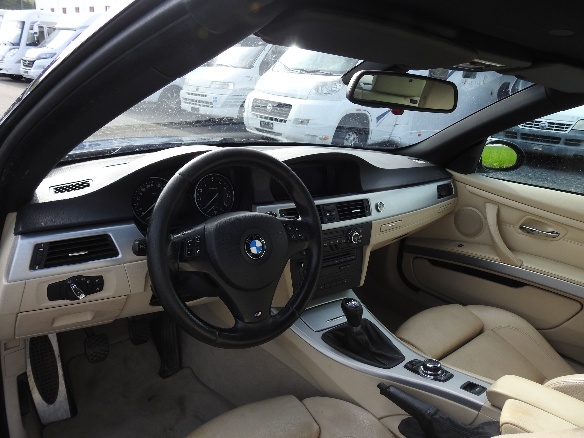 BMW 335i Cabriolet-image-10
